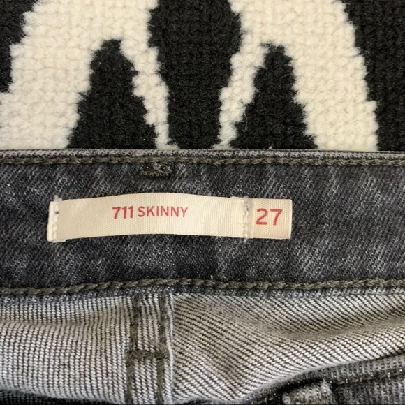 Levi’s 721 High Rise Skinny Distressed Split Knee Black Washed Jeans Size 27 - Picture 8 of 15